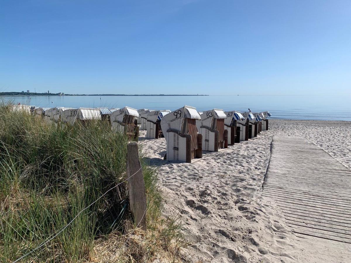 HAPPY PLACE Apartment mit Parkplatz&BBQ Area in Scharbeutz nur 400 Meter zum Strand Exterior foto